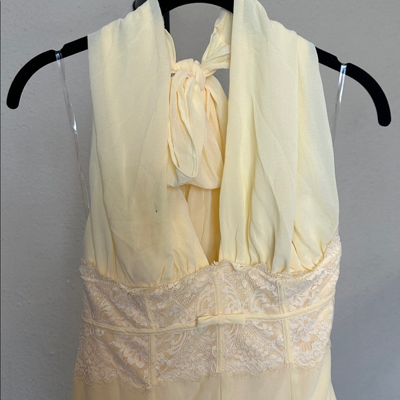 House of CB 'Ailani' Butter Yellow Georgette Halter Neck Mini Dress Size L NWOT - Picture 6 of 12
